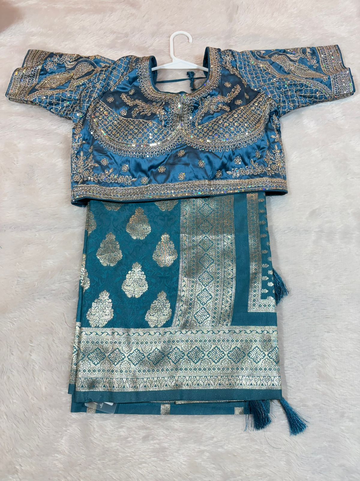 17.Kathpadar Tayaar Blouse Sadi ( काटपदार तयार ब्लाउज़ साडी ) - Image 2
